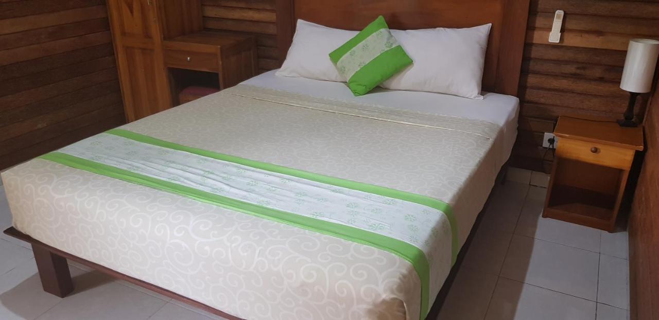 Surya Home Stay Nusa Lembongan  Exterior photo