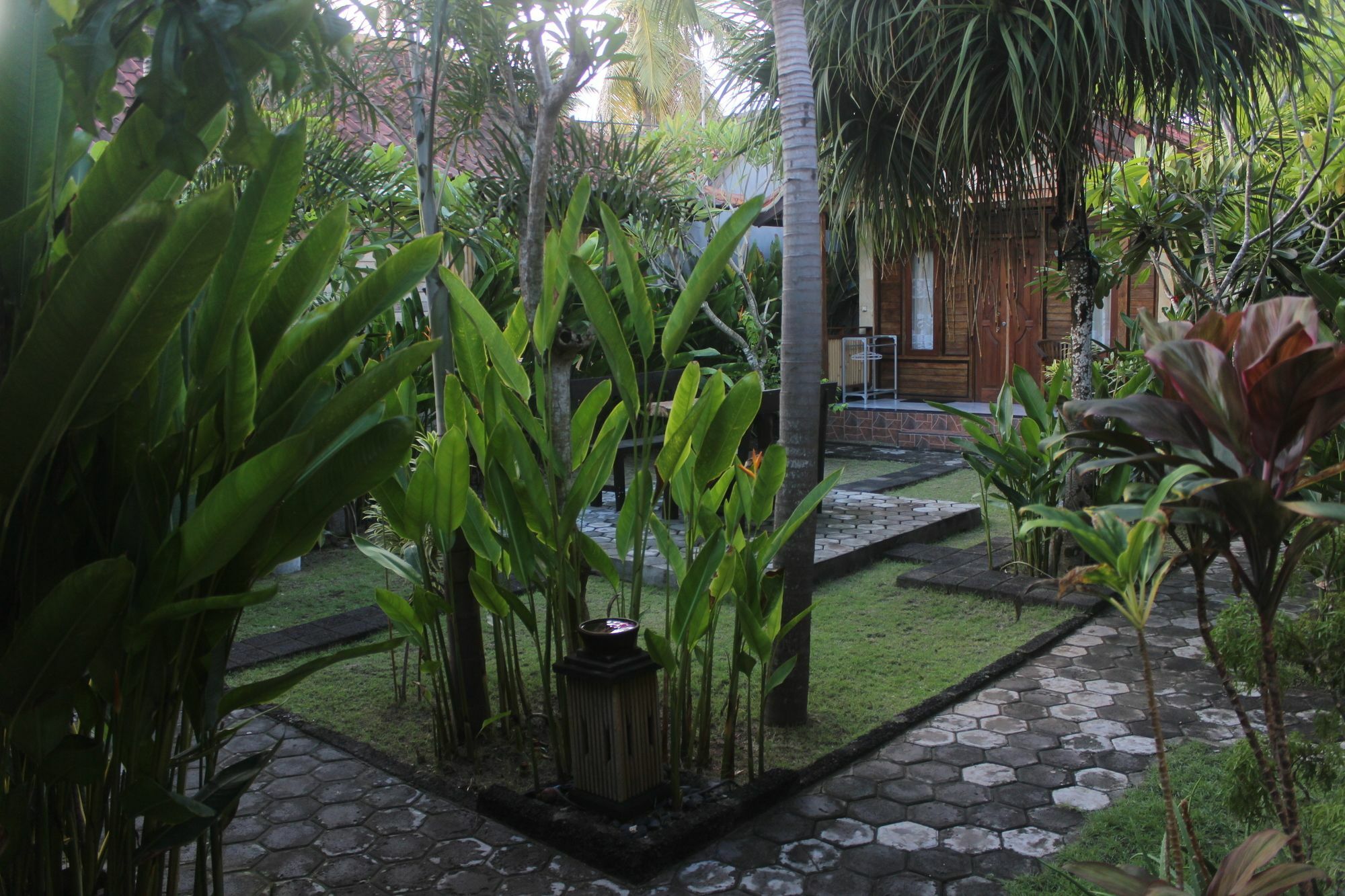 Surya Home Stay Nusa Lembongan  Exterior photo